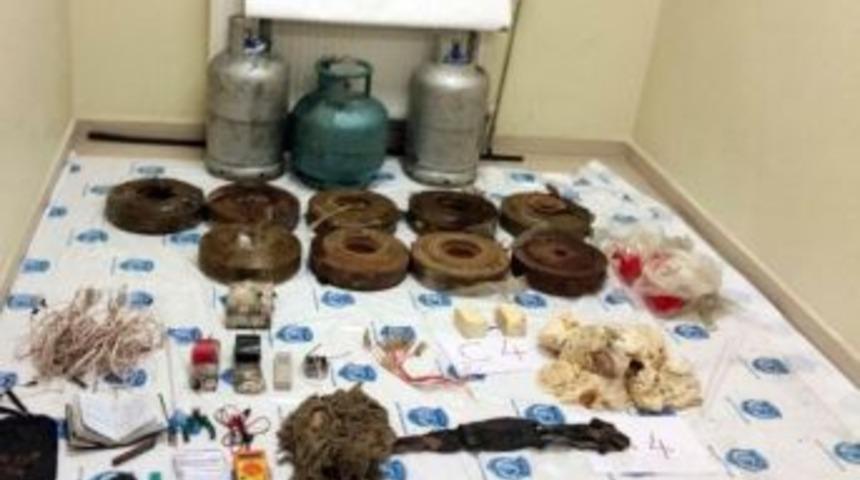 Van&rsquo;da Bomba Y&uuml;kl&uuml; Ara&ccedil; Ele Ge&ccedil;irildi