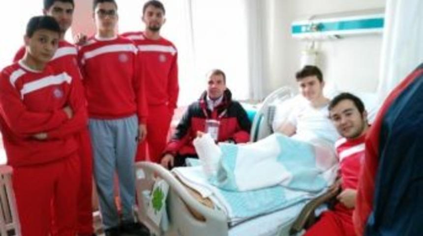 Sakatlanan Arkadaşlarını Unutmadılar