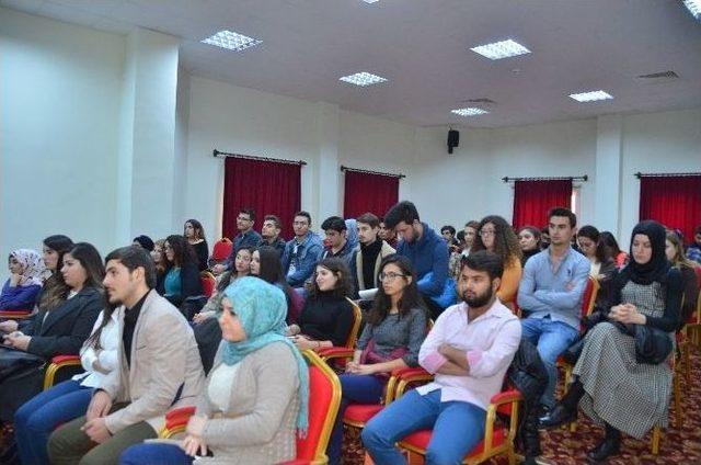 Bilecik Şeyh Edebali Üniversitesi’nde Tiyatro Söyleşisi