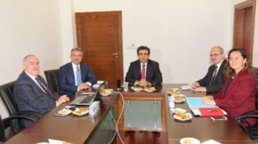 Başkan K&ouml;şker&rsquo;den Vali G&uuml;zeloğlu&rsquo;na Hizmet Sunumu