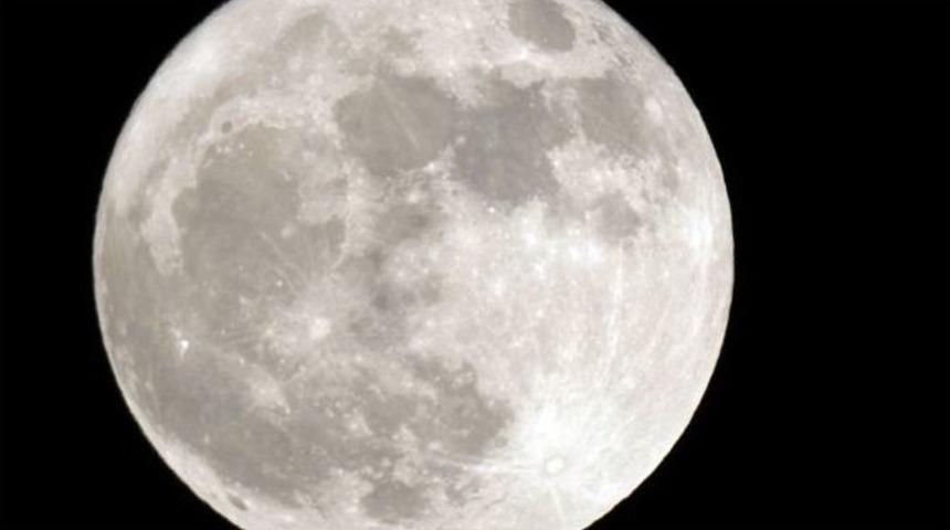 İa&uuml;, S&uuml;per Ay&rsquo;ı G&ouml;r&uuml;nt&uuml;ledi