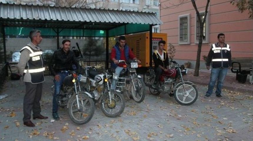 Niğde&rsquo;de Motosiklet Hırsızları Yakalandı