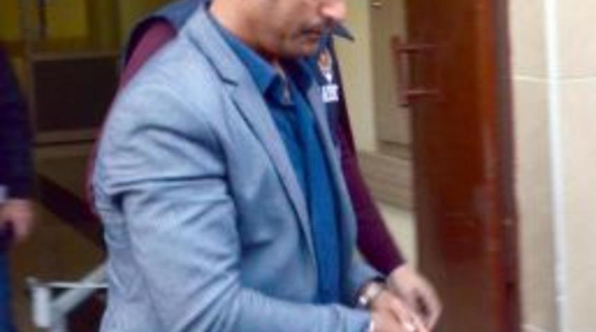 Dolandırıcı 40 Bin Lirayı Almaya Gelince Su&ccedil;&uuml;st&uuml; Yakalandı