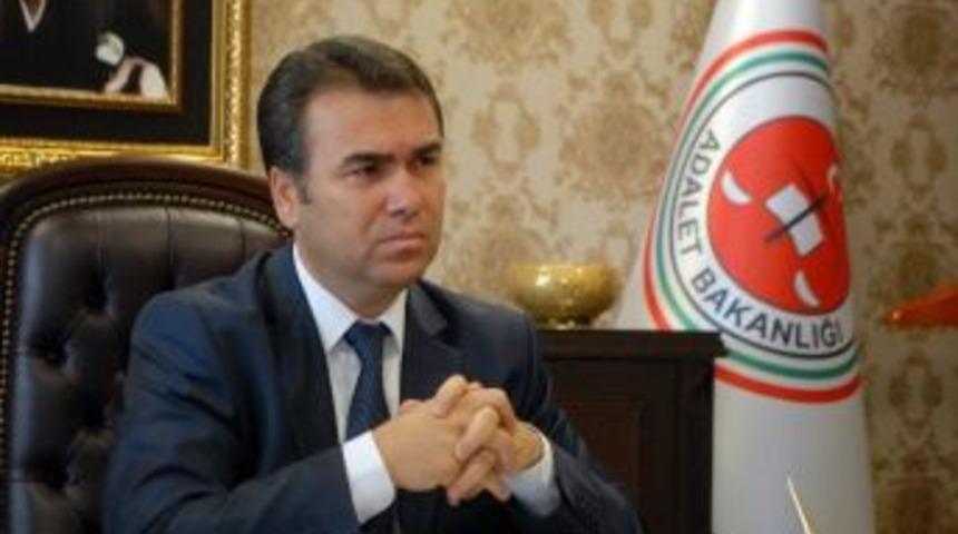 Başsavcının Adını Kullanan 8 Kişilik Dolandırıcılık Şebekesi &Ccedil;&ouml;kertildi