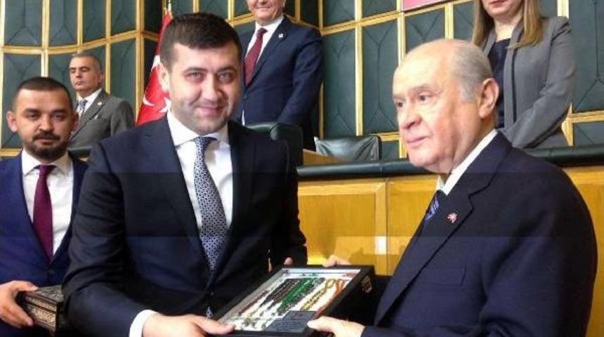 Bah&ccedil;eli'ye, Mhp Kayseri &Ouml;rg&uuml;t&uuml; Tespih Koleksiyonu Hediye Etti