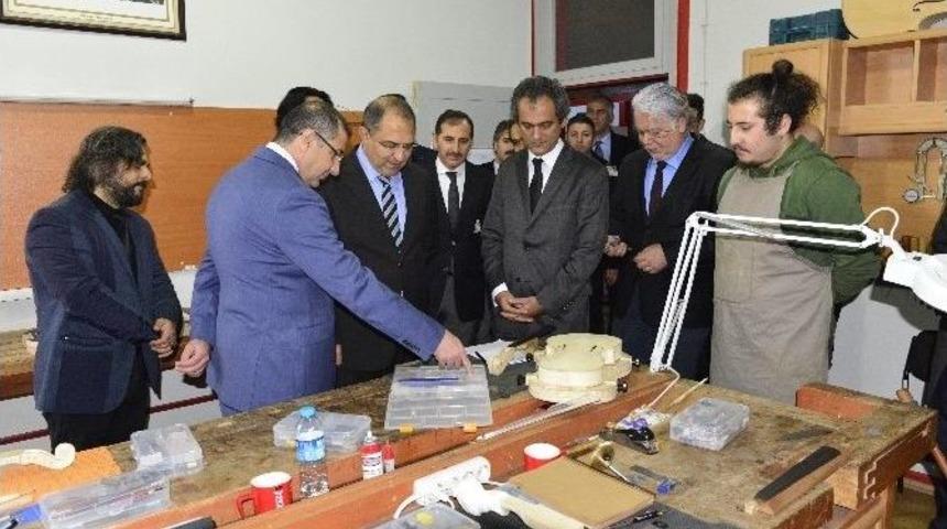 Vali Kaban Ve Başsavcı Yağız, &Ccedil;algı Yapım At&ouml;lyesini Gezdi