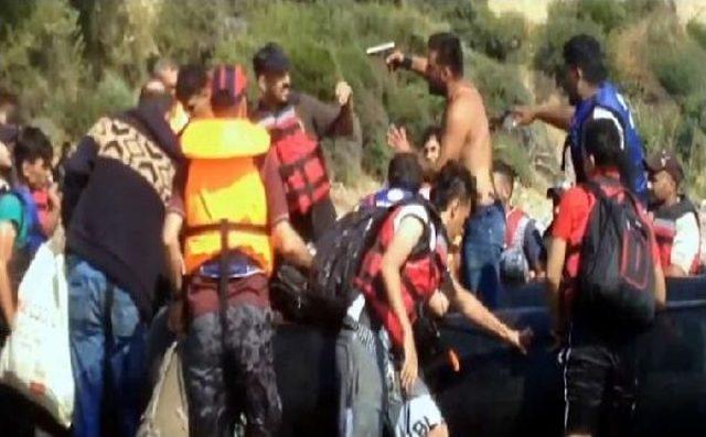 Ege'de 60 Kaçak, Yunan Sahil Güvenlik Ekiplerince Kurtarıldı