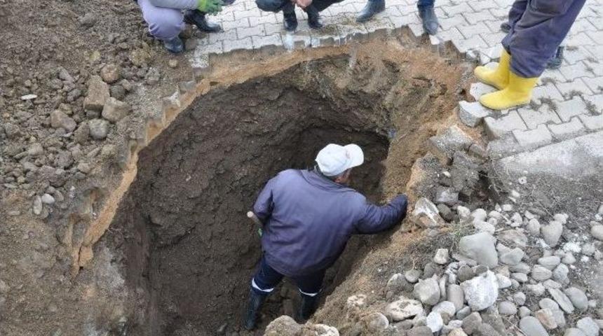 Y&uuml;ksekova&rsquo;da Hasar G&ouml;ren İ&ccedil;me Suyu Şebekesi Onarılıyor