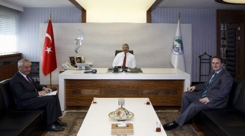 Kayseri B&uuml;y&uuml;kşehir Belediye Başkanı Mustafa &Ccedil;elik: