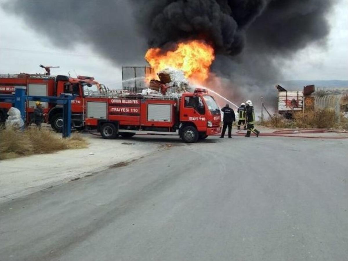 Hurdalıkta &Ccedil;ıkan Yangın Paniğe Neden Oldu