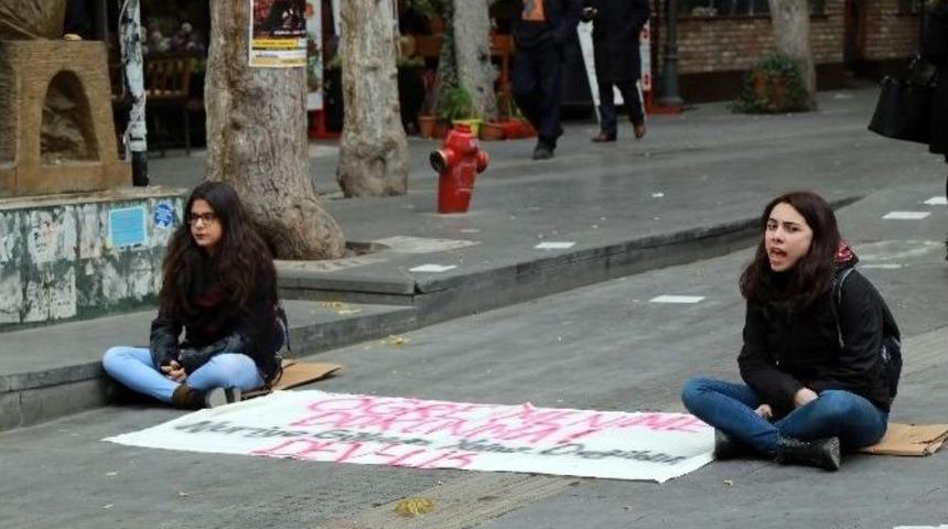 Başkent&rsquo;te İzinsiz Eylem Yapan 2 Kişi G&ouml;zaltına Alındı