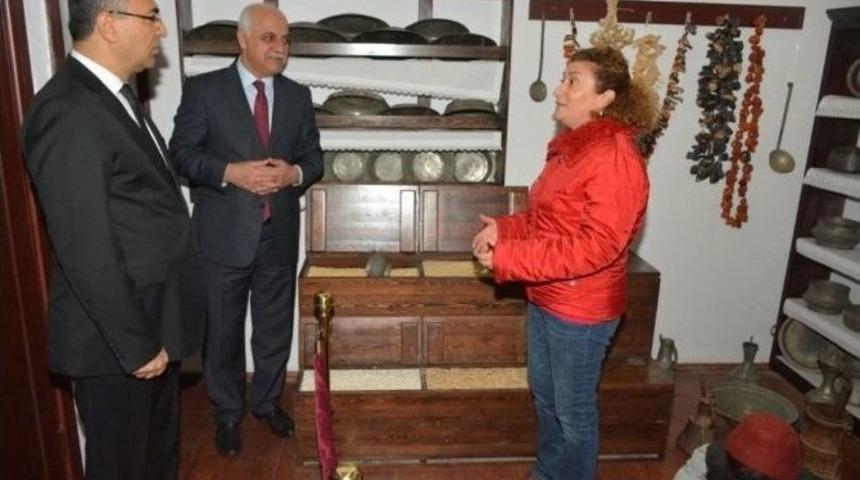 Vali Toprak Tarihi Ve K&uuml;lt&uuml;rel Mirasları İnceledi