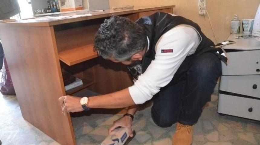 &Ccedil;orlu Polisinden Ka&ccedil;ak Sigara Baskını