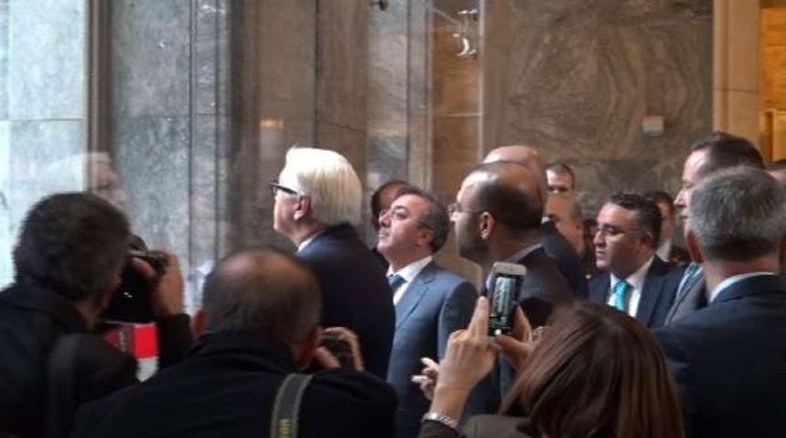 Alman Bakan Steinmeier, 15 Temmuz'da Bombalanan Tbmm'de