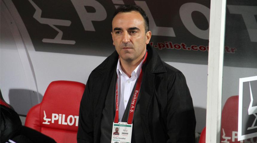 Fenerbah&ccedil;e'de Cocu'nun yerine Carlos Carvalhal d&uuml;ş&uuml;n&uuml;l&uuml;yor iddiası