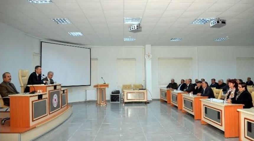 Bilecik Valisi Elban Muhtarlarla Bir Araya Geldi