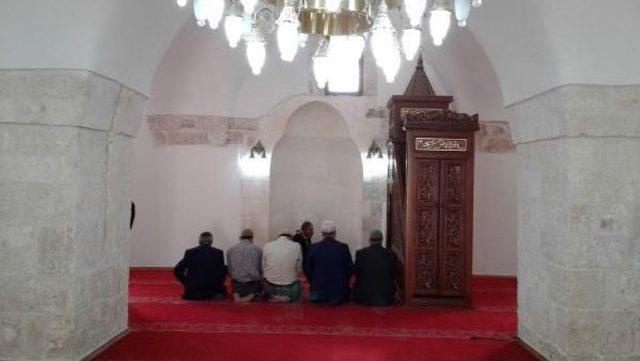 Nusaybin Zeynel Abidin Cami inde 3 Yıl Sonra Ilk Namaz 1