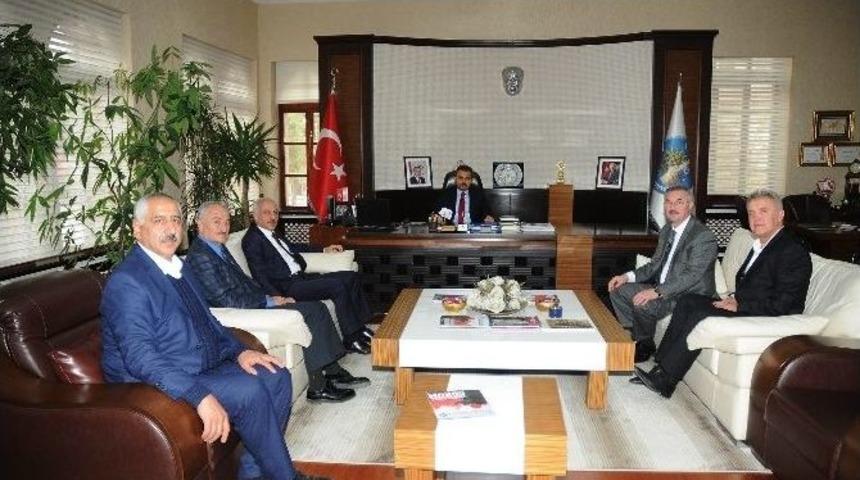 Halter Federasyonu Başkanı&rsquo;ndan K&uuml;lc&uuml;&rsquo;ye Ziyaret