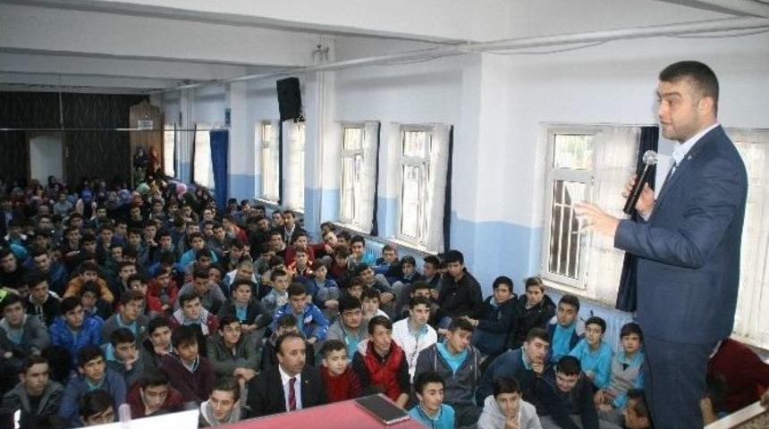 Devrek&rsquo;te Eğitimci Yazar Sait &Ccedil;amlıca&rsquo;dan Konferans