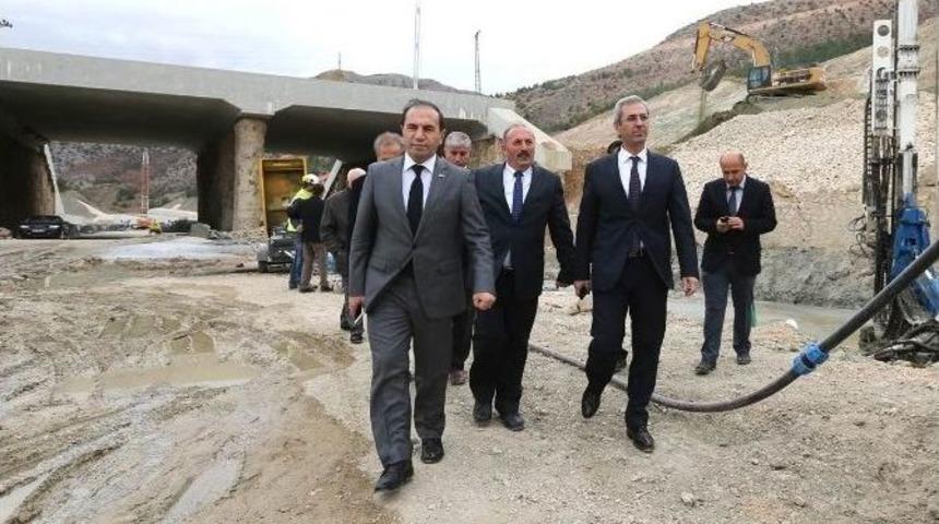 Vali Işık&rsquo;tan &Ccedil;evre Yolu İnşaatında İnceleme