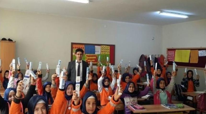 G&ouml;lbaşı İmam Hatip Ortaokulunda Diş Sağlığı Eğitimi Verildi