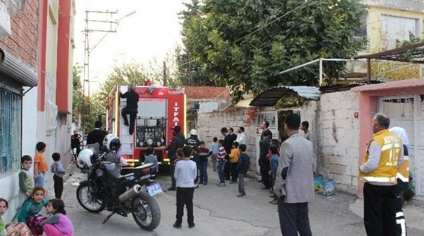 Bodrum Katında &Ccedil;ıkan Yangın Paniğe Neden Oldu