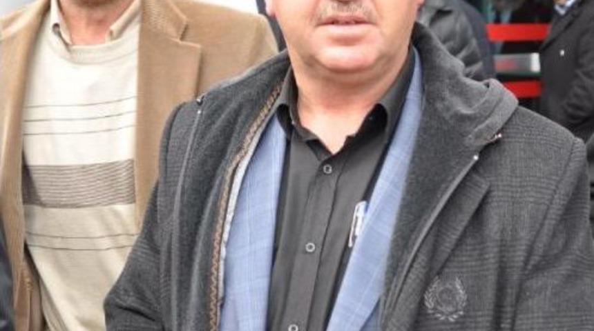 Baba- Oğul, Başbakana Ve Cami Imamına Hakaretten Yargılanıyor