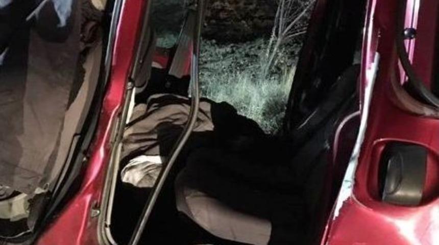 Afyonkarahisar&rsquo;da 3 Ara&ccedil; Birbirine Girdi