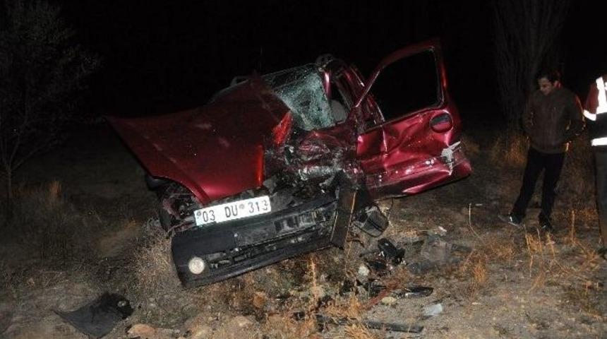 Afyonkarahisar&rsquo;da Trafik Kazası: 3 &Ouml;l&uuml;, 4 Yaralı