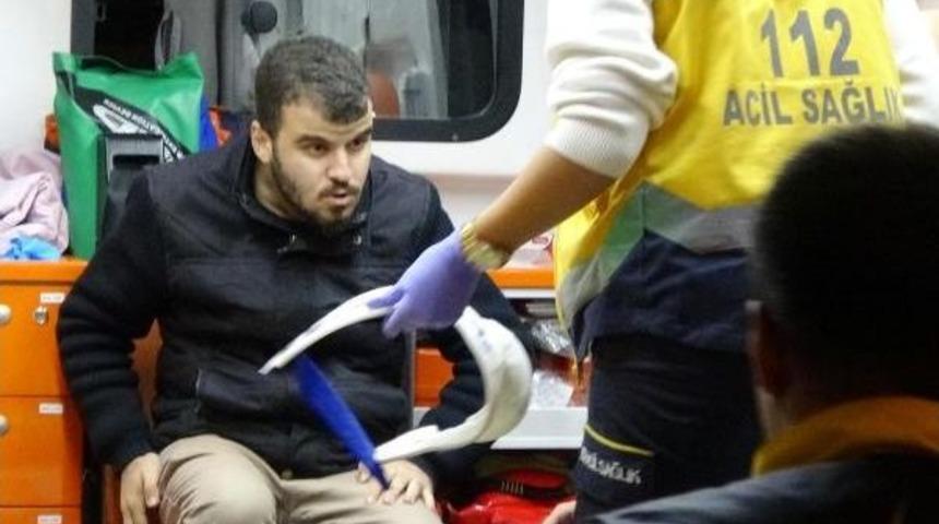 Otomobil, Tramvay Yoluna U&ccedil;tu: 2 Yaralı