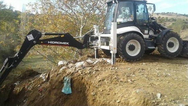 Akçapınar Ve Çamoba Mahalleleri’nde Yol Yapım Çalışmaları Sürüyor