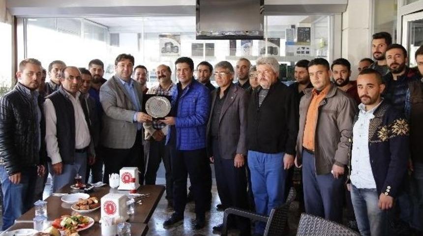 Başkan Gen&ccedil;, Berber Esnafını Dinledi