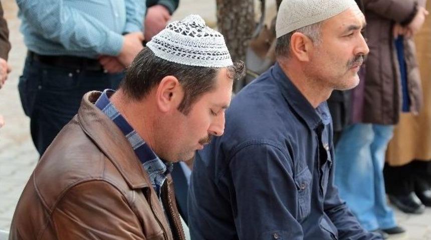 Bem-bir-sen&rsquo;den Şehit &Ouml;mer Halisdemir&rsquo;e Vefa