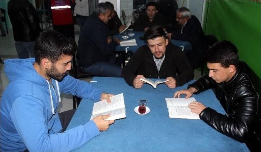 Salihli&rsquo;de Kıraathaneler Aslına D&ouml;n&uuml;yor