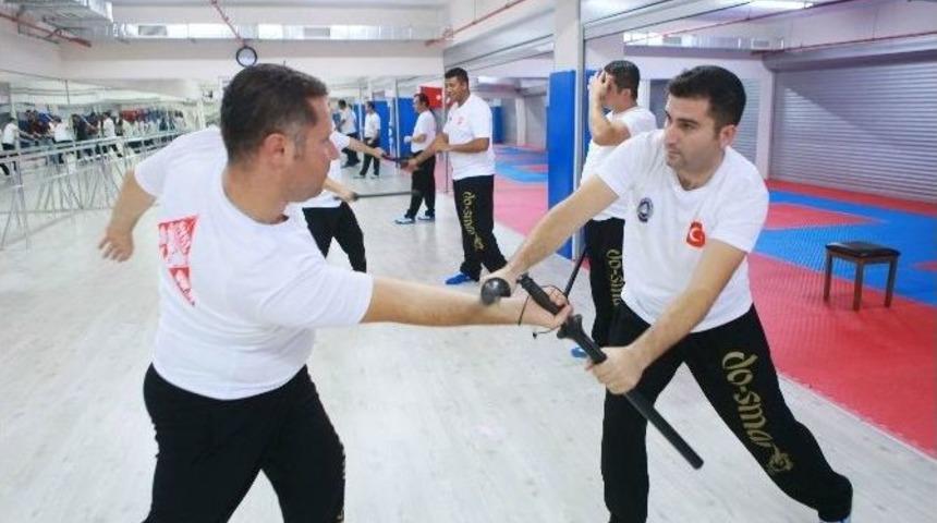 Bayraklı Zabıtası &rsquo;savunma Sanatı&rsquo; &Ouml;ğreniyor