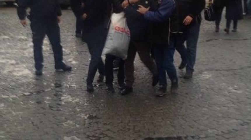 Bursa&rsquo;daki Olaylarda G&ouml;zaltına Alınan Hdp&rsquo;liler Adliyeye Sevk Edildi