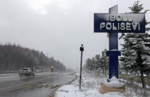 Bolu Dağı’nda Yoğun Kar Yağışı Başladı