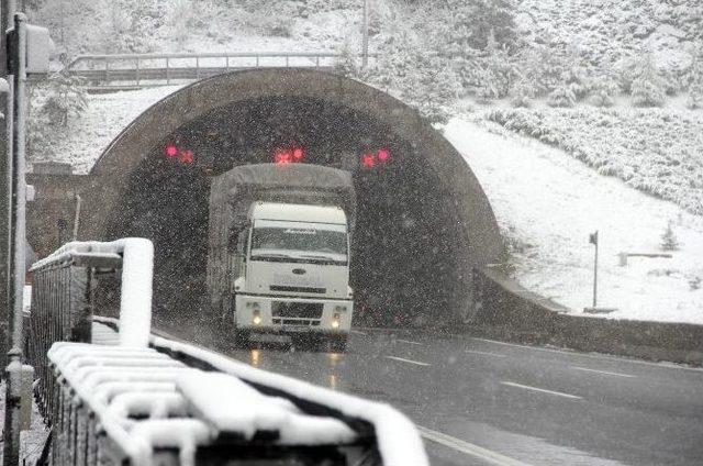 Bolu Dağı’nda Yoğun Kar Yağışı Başladı