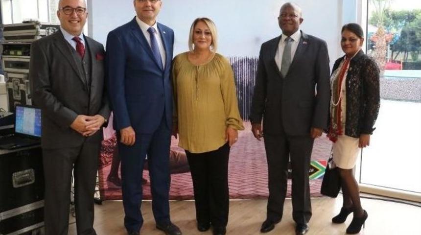 Afrikalı Kadınların M&uuml;cadelesi Mersin&rsquo;de Anlatıldı