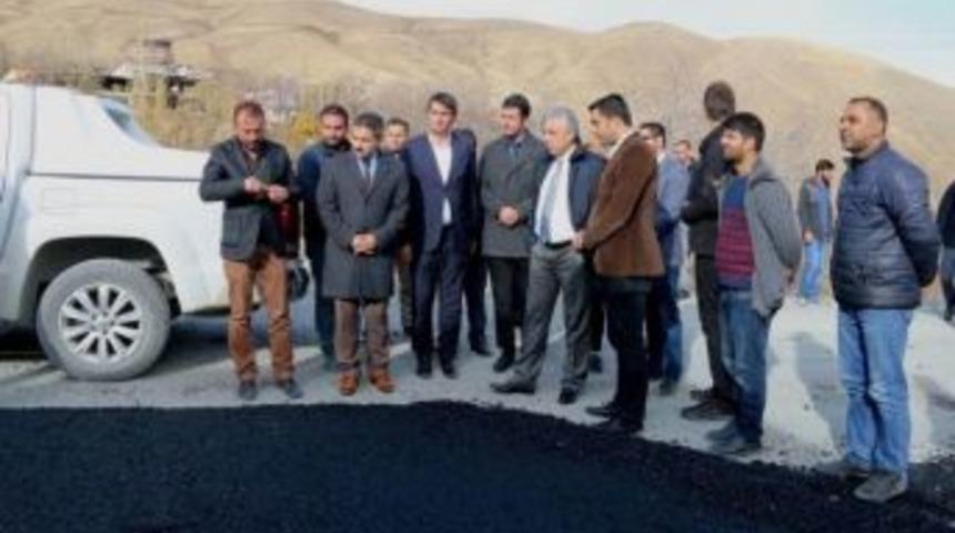 Vali Toprak Asfalt &Ccedil;alışmalarını Denetledi