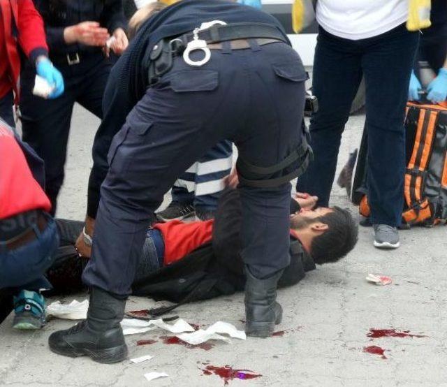 Kayseri Adliyesi Önünde Silahlı Ve Bıçaklı Kavga: 2 Yaralı