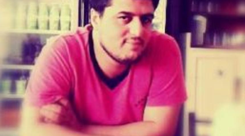 Kamyona &Ccedil;arpan Motosikletin S&uuml;r&uuml;c&uuml;s&uuml; &Ouml;ld&uuml;