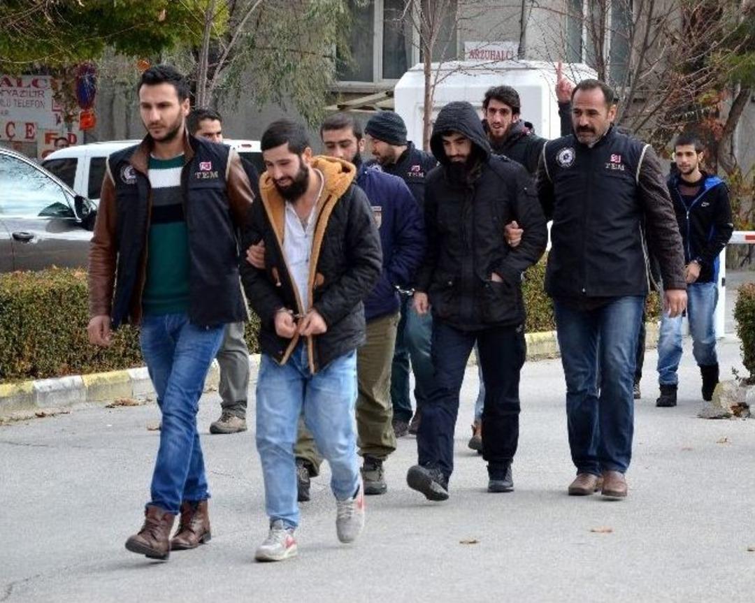 El Nusra Ter&ouml;r &Ouml;rg&uuml;t&uuml; &Uuml;yeleri Adliyeye Sevk Edildi