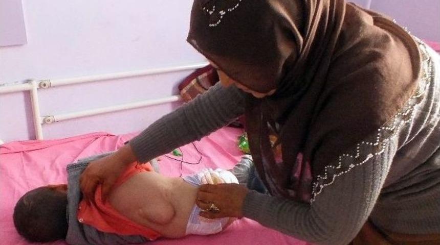 (&ouml;zel Haber) Annesinin Terk Ettiği 5 Yaşındaki Engelli Mirhan&rsquo;a Babaannesi Bakıyor