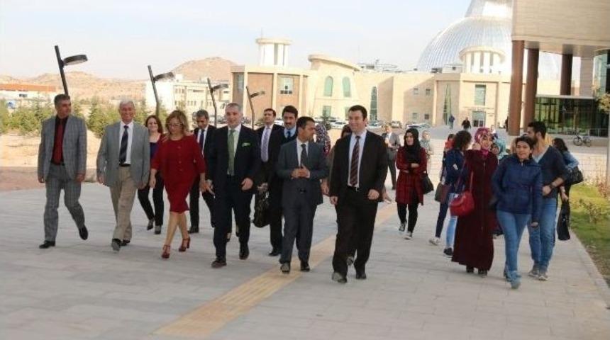 Ak Parti İstanbul Milletvekili Metin K&uuml;l&uuml;nk Ne&uuml;&rsquo;de Konferans Verdi