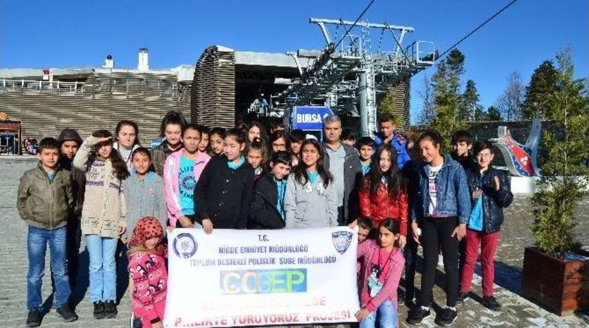 Polis, &Ccedil;ocuklara Milli Birlik Şuuru Ve Tarih Bilincini Aşılıyor
