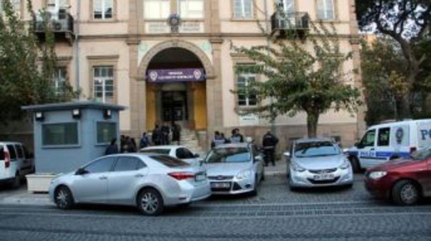 Bergama'da Helikopter Destekli Uyuşturucu Operasyonu: 18 G&ouml;zaltı