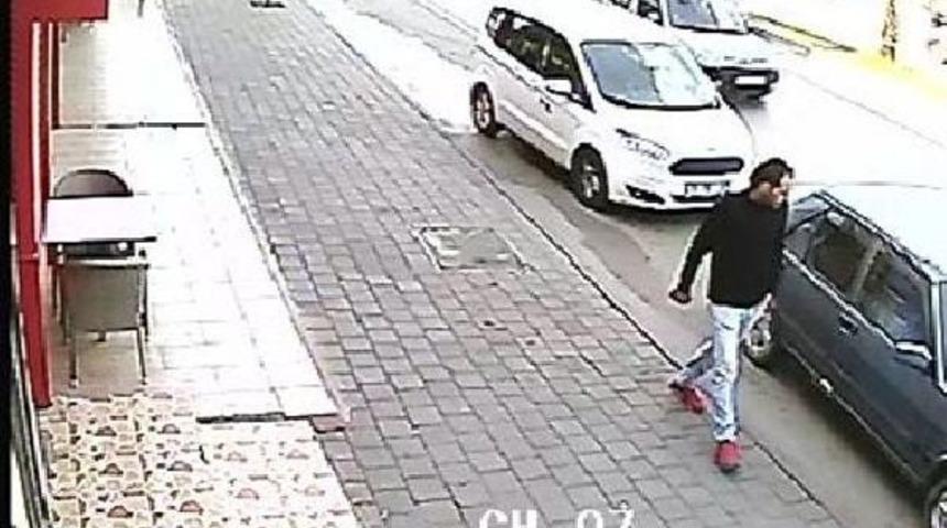 Uyuşturucu Bağımlısı &Ccedil;alışır Durumda Bırakılan Aracı &Ccedil;aldı