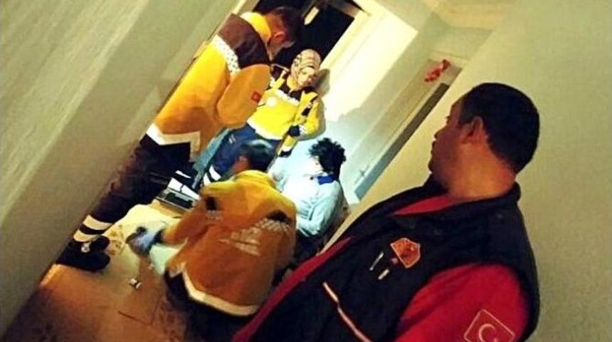 Ayvalık&rsquo;ta Yaşlı Kadının Yardımına İtfaiye Ekipleri Koştu