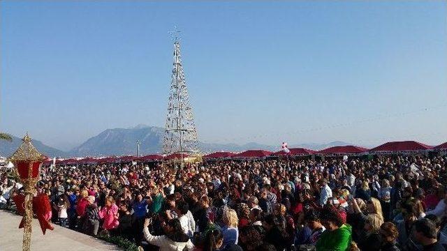 Alanya ‘noel Pazarı’na Hazırlanıyor